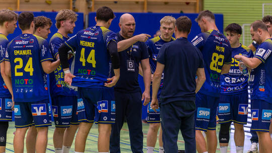 SG-Trainer Alexander Lipps (Mitte) wird seine Jungs auf die Partie gegen Salamander Kornwestheim bestens einstellen. Ralf Becker