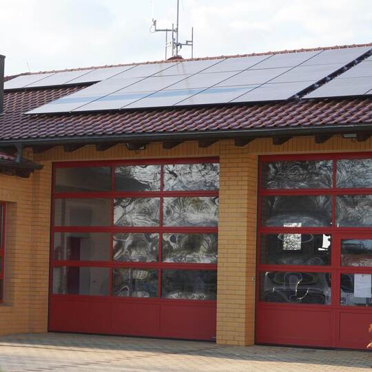 Nachhaltig erzeugter Strom könnte in Kieselbronn das Mittel der Wahl sein. Auf dem Dach des Feuerwehrhauses hat die Energiegesel
