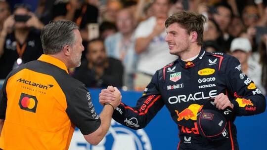 Zak Brown und Max Verstappen