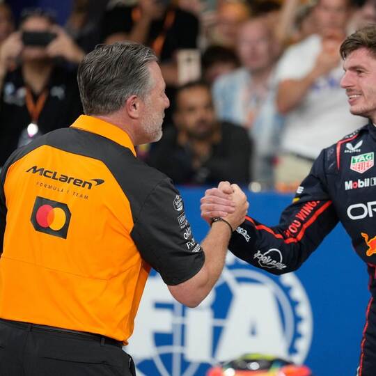 Zak Brown und Max Verstappen