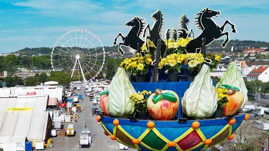 Vor dem 179. Cannstatter Volksfest Vor dem 179. Cannstatter Volksfest