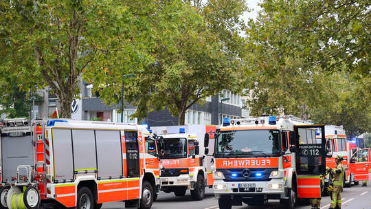 Ein Schwerverletzter bei Brand auf Düsseldorfer Automeile