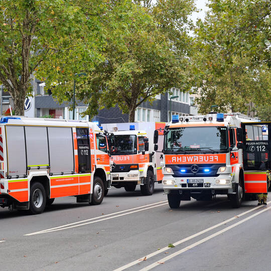 Ein Schwerverletzter bei Brand auf Düsseldorfer Automeile