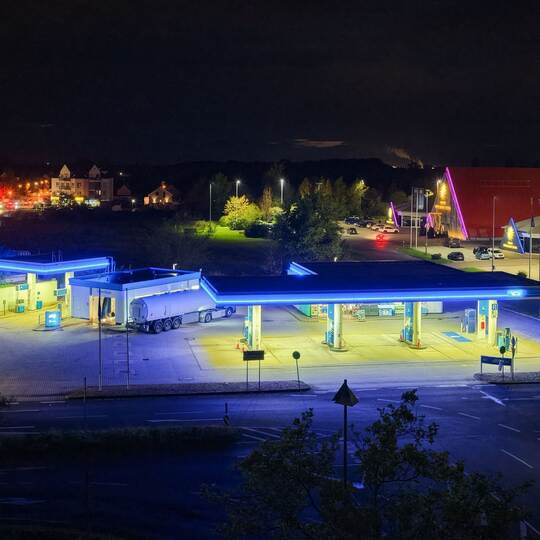 Tankstelle am Abend
