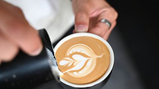 Catch-up-Kultur im Café: Haben wir nur noch Pseudofreunde? Catch-up-Kultur im Café: Haben wir nur noch Pseudofreunde?