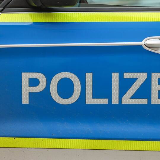Einbrecher fällt Nussbaum