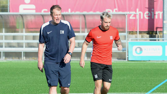 Nöttingens Trainer Dennis Will (links) hat sich den bisherigen Saisonverlauf natürlich anders vorgestellt. Rechts Leon Leuze. Fo