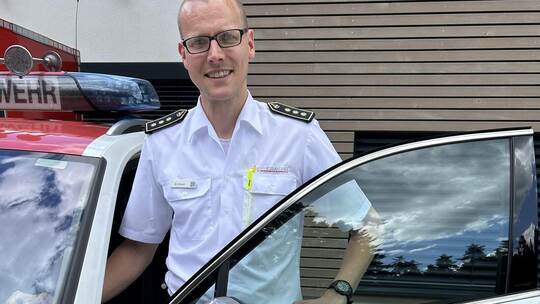Alles im Blick hat der seit 1. März amtierende Calwer Kreisbrandmeister Bernd Meyer von seinem Dienstwagen aus.