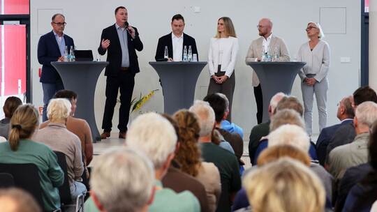 Informationsveranstaltung zu geplantem Rechenzentrum Informationsveranstaltung zu geplantem Rechenzentrum