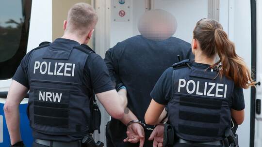 Groß angelegte Razzia gegen Geldwäscher und «Hells Angels» Groß angelegte Razzia gegen Geldwäscher und «Hells Angels»