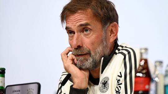 Abschluss-PK Nationalmannschaft vor dem Spiel gegen Serbien Abschluss-PK Nationalmannschaft vor dem Spiel gegen Serbien