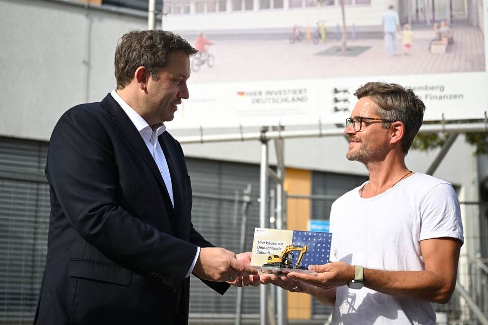 Finanzminister Klingbeil besucht Zukunftsprojekte in Deutschland Finanzminister Klingbeil besucht Zukunftsprojekte in Deutschland