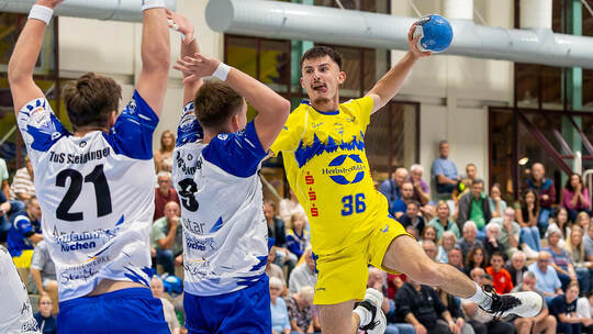 HCN-Spieler Felix Rothard (rechts) ist heiß aufs Heimspiel. Foto: Ralf Becker