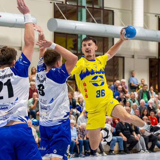 HCN-Spieler Felix Rothard (rechts) ist heiß aufs Heimspiel. Foto: Ralf Becker