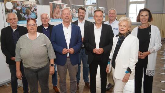 Die Referenten Uli Jäger, Stefanie Hutmacher, Rainer Nübel, Bürgermeister Heiko Genthner, Pfarrer Julian Albrecht, Thorsten Fröh