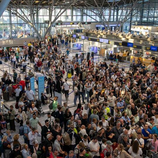 Flugbetrieb an Stuttgarter Flughafen kurzzeitig ausgesetzt