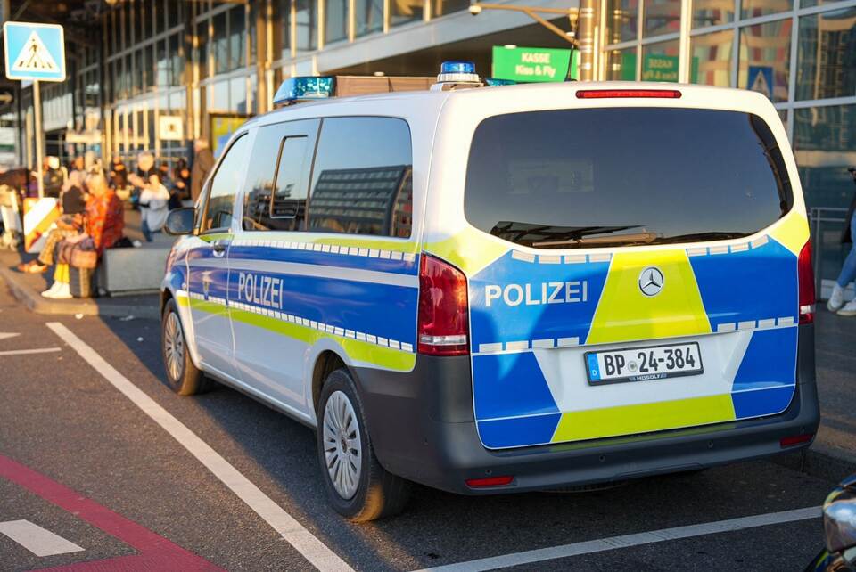 Flugbetrieb an Stuttgarter Flughafen kurzzeitig ausgesetzt Flugbetrieb an Stuttgarter Flughafen kurzzeitig ausgesetzt