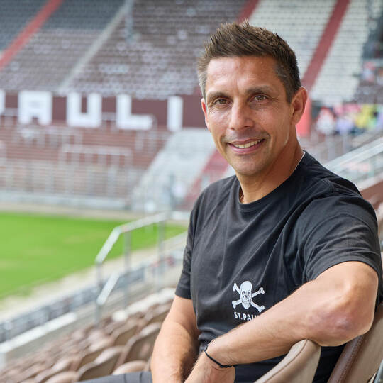 Neue Heimat Millerntor: Marcel Rapp hat beim FC St. Pauli das Kommando übernommen. Foto: Georg Wendt/dpa Vorstellung neuer Cheftrainer beim FC St. Pauli