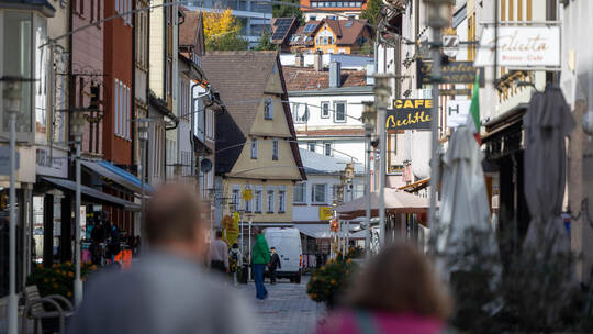 Die Bad Wildbader Wilhelmstraße befindet sich im Wandel. Ladenschließungen bereiten Sorgen, neue gastronomische Angebote machen Wildbad Wilhelmstraße Ansicht