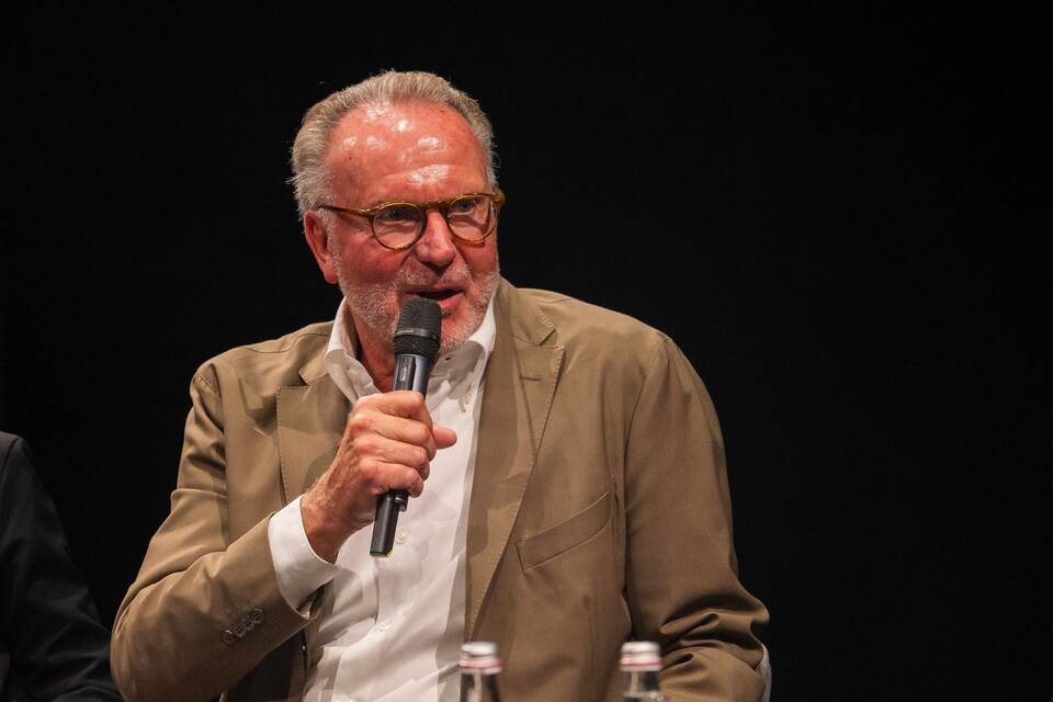 Multimediale Leseinszenierung «Die Nacht von Sevilla» Multimediale Leseinszenierung «Die Nacht von Sevilla»