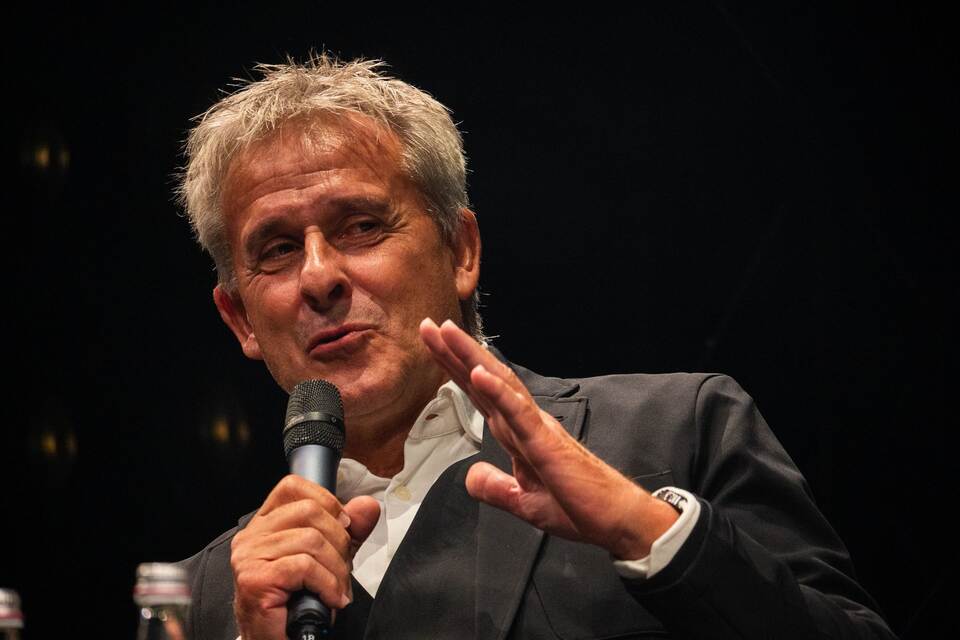 Multimediale Leseinszenierung «Die Nacht von Sevilla» Multimediale Leseinszenierung «Die Nacht von Sevilla»