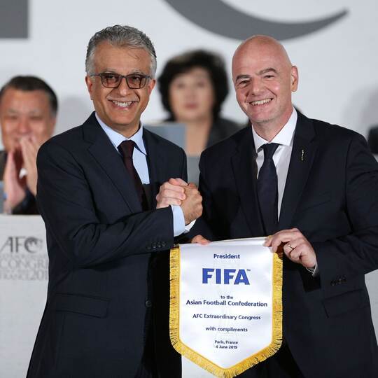 Scheich Salman bin Ibrahim al-Chalifa und Gianni Infantino