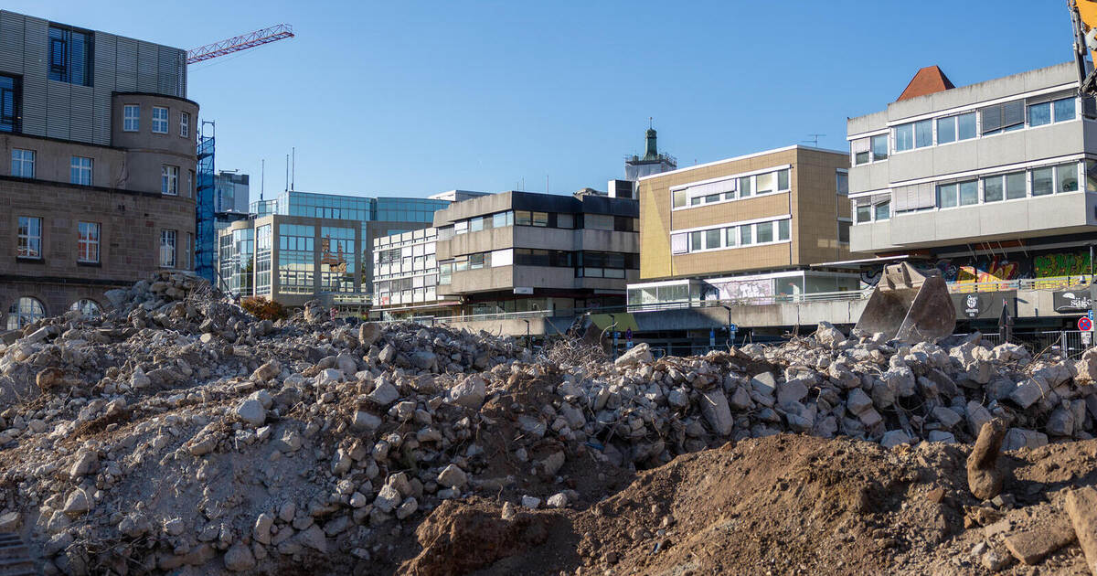 Pforzheimer Schlossberg wird bald geschlossen: Parkplätze fallen weg ...