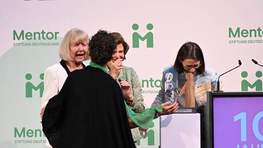 Königin Silvia von Schweden verleiht «Mentor-Zukunftspreis»