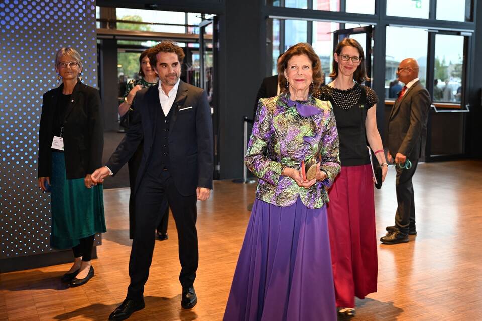 Königin Silvia kommt zum Jubiläum der Mentor-Stiftung