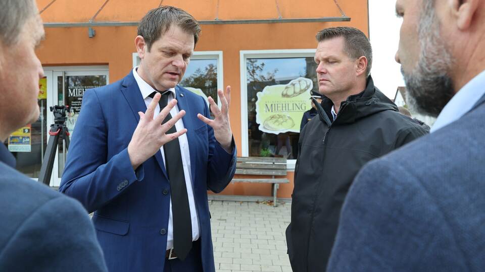 Zwei Behördenmitarbeiter bei Waffenkontrolle erschossen Zwei Behördenmitarbeiter bei Waffenkontrolle erschossen