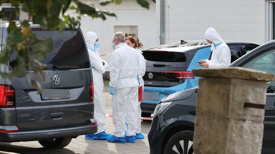 Zwei Behördenmitarbeiter bei Waffenkontrolle erschossen