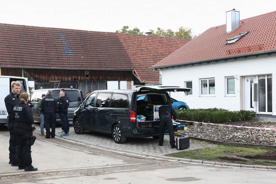 Zwei Behördenmitarbeiter bei Waffenkontrolle erschossen