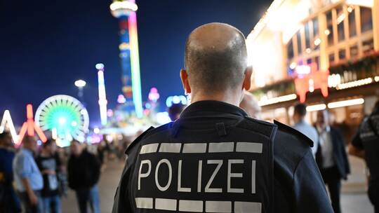Polizei auf den Cannstatter Wasen Polizei auf den Cannstatter Wasen
