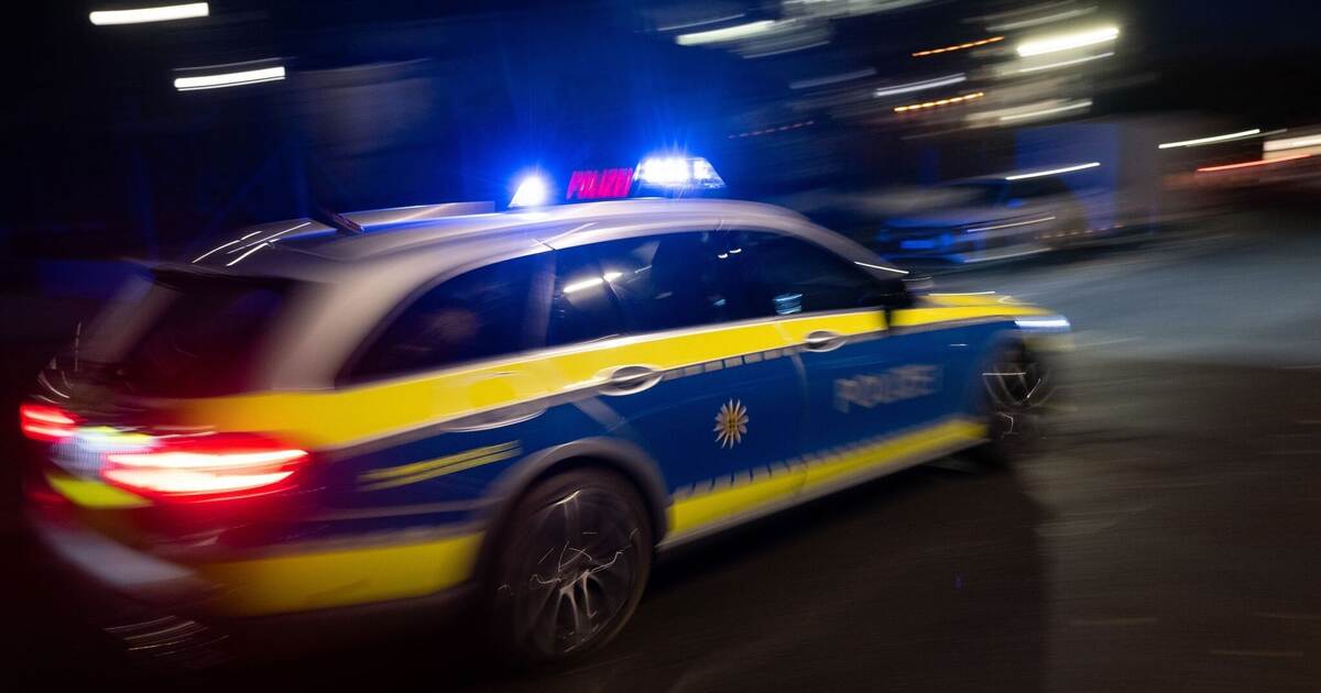Blood-covered man stops car after knife attack