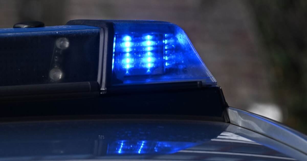 15 Jugendliche stürmen Feier mit Böllern und Reizgas