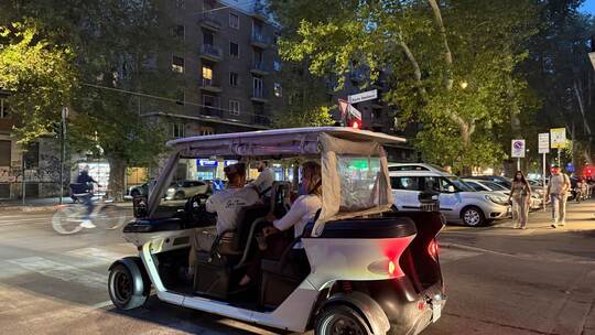 Einsatz von Golfcarts für Stadtrundfahrten in Rom Einsatz von Golfcarts für Stadtrundfahrten in Rom