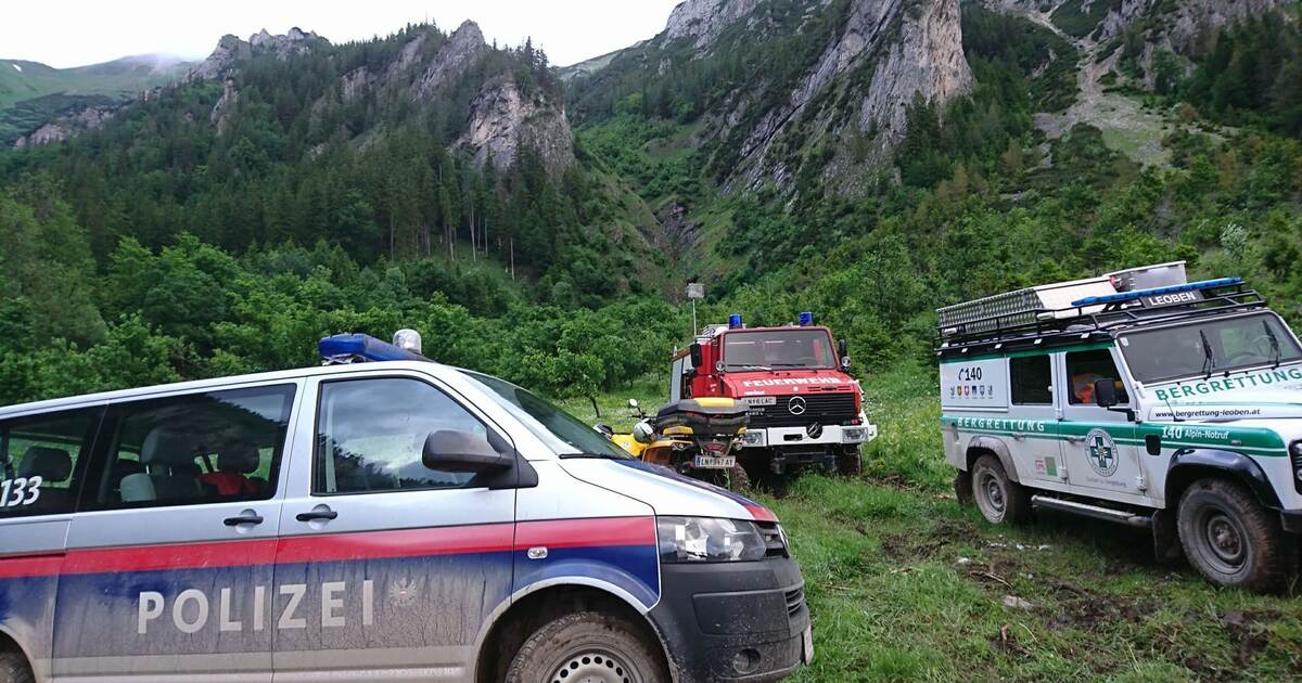Fog: German mountaineers rescued after cold night