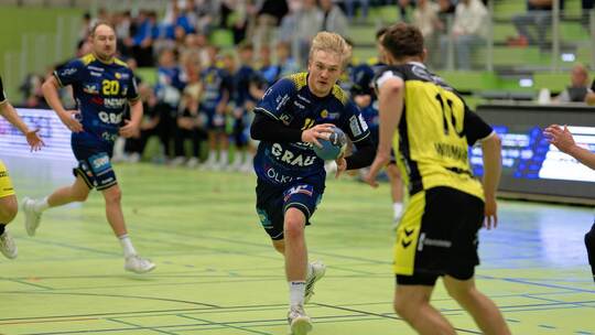 Nach starker erster Halbzeit gibt die SG Pforzheim/Eutingen (am Ball Jona Mauch) die Führung gegen Bittenfeld II aus der Hand. P