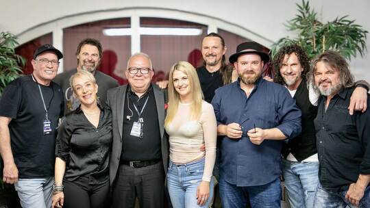 (Fast) alle vereint (von links): Holger Köhlitz, Shelly Bonet, Tobias Griebel, Hans Draskowitsch, Nicole Antoni, Ralf Wochele, M