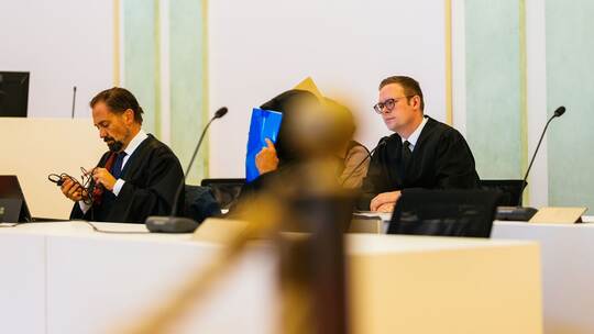 Beginn Prozess gegen Ehepaar u.a. wegen Störung der Totenruhe Beginn Prozess gegen Ehepaar u.a. wegen Störung der Totenruhe