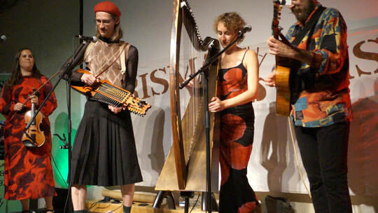 Zeigen eine starke Präsenz: das Quartett mit Kristina Leesik, Fredy Samuel Lundh, Justyna Krzyzanowsk und Hampus Grönberg (von l