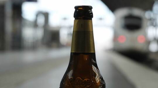 Alkoholverbot an Bahnhöfen tritt ab 15. Oktober in Kraft Alkoholverbot an Bahnhöfen tritt ab 15. Oktober in Kraft