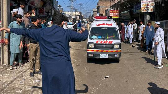 Schuldach in Pakistan stürzt ein Schuldach in Pakistan stürzt ein