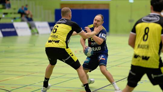 Die SG Pforzheim/Eutingen um Julian Broschwitz (rechts) muss im Spiel mehr Stabilität und Durchsetzungsvermögen zeigen. Peter He