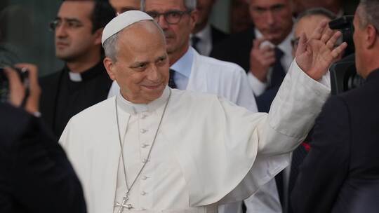 Papst Leo XIV verlässt Krankenhaus Papst Leo XIV verlässt Krankenhaus