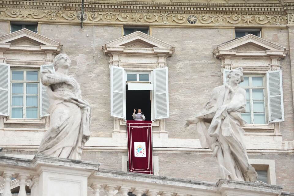Papst spricht nach überstandener OP Angelus-Gebet Papst spricht nach überstandener OP Angelus-Gebet