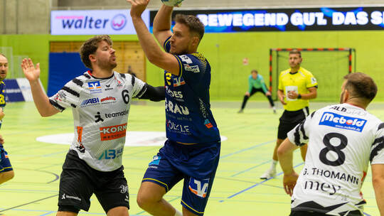 Matej Mikita (rechts) stabilisierte nach seiner Zwangspause wieder die SG-Abwehr und sorgte somit auch für den wichtigen Auswärt