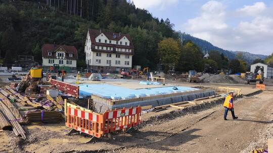 Wo einst am nördlichen Stadteingang der Stadt Calw ein Zementwerk stand, entsteht derzeit für rund 39 Millionen Euro ein Neubau