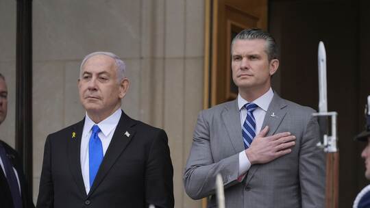 Benjamin Netanjahu und Pete Hegseth Benjamin Netanjahu und Pete Hegseth