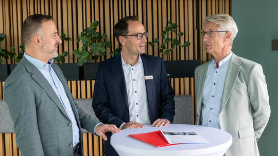 Erläutern die Bedeutung des Nachfolgetags: Jens Renner (Mitte), Jens Schwittay (links) und Stefan Hammes. Foto: Lucas Röhr Pressegespräch Sparkasse Nachfolgetag